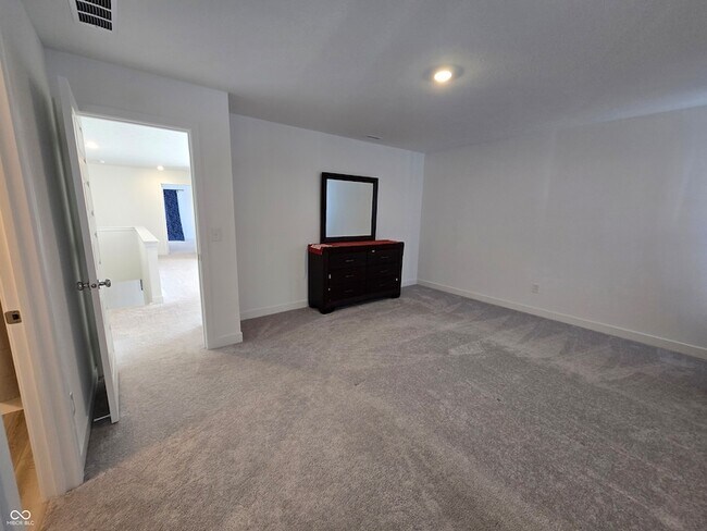 Building Photo - 5128 Summerton St