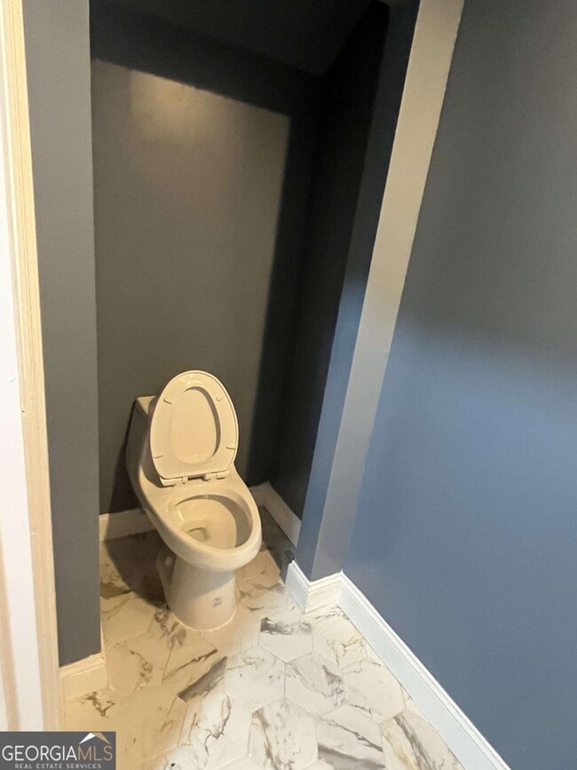 Building Photo - 738 Prince Pl NW