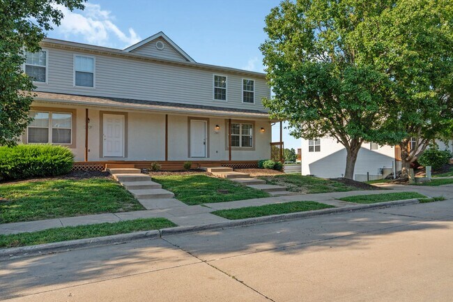 Building Photo - 2409-2411 Northampton Dr.