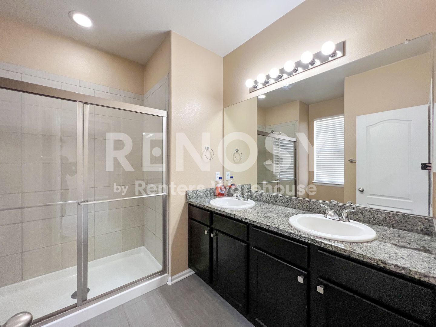 Building Photo - 25104 E Pinewood Pl