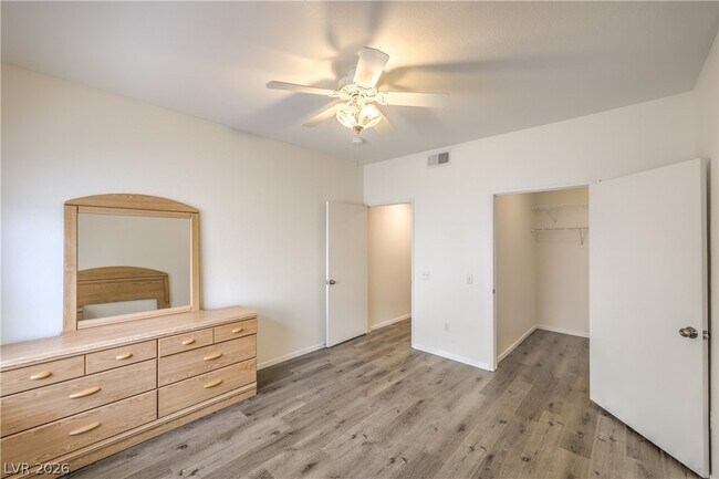 Building Photo - 5415 W Harmon Ave