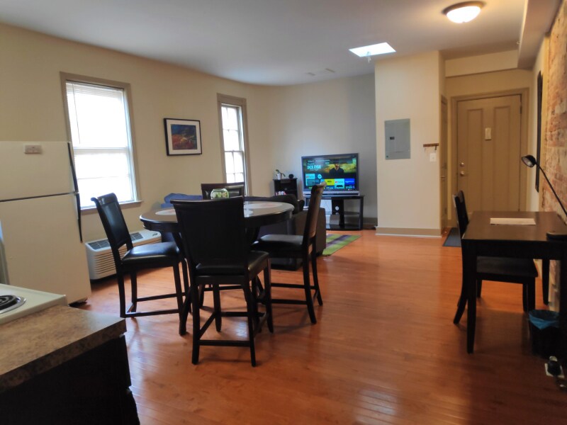 Building Photo - 513 Park Ave