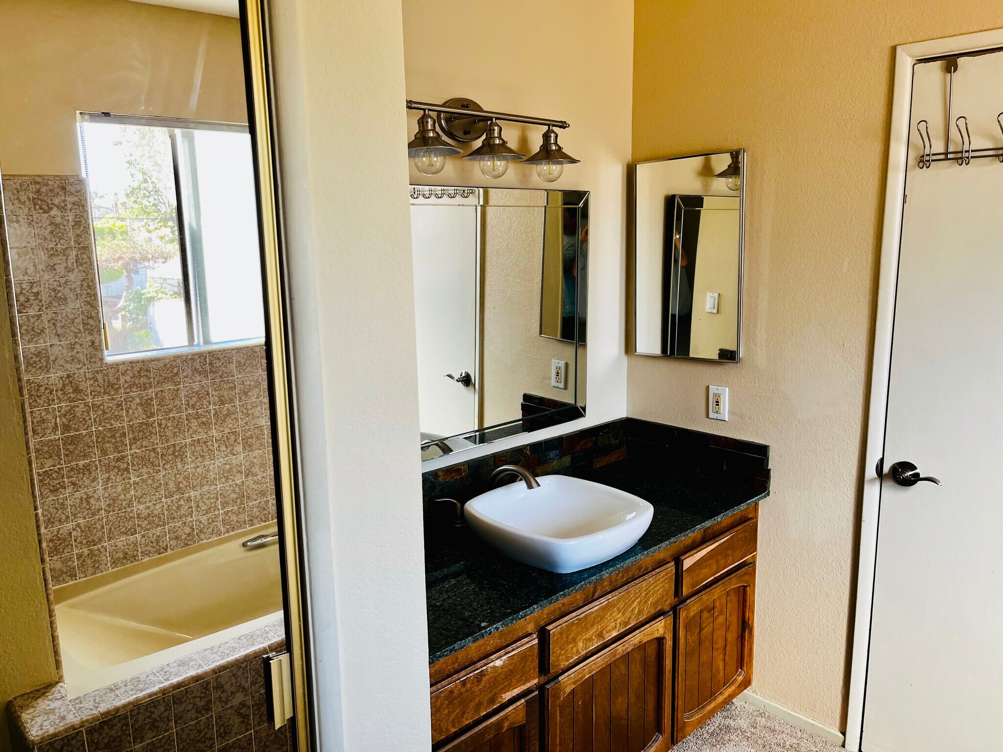 Building Photo - 1731 Harriman Ln