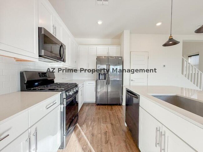 Building Photo - 920 E Anderson Ave