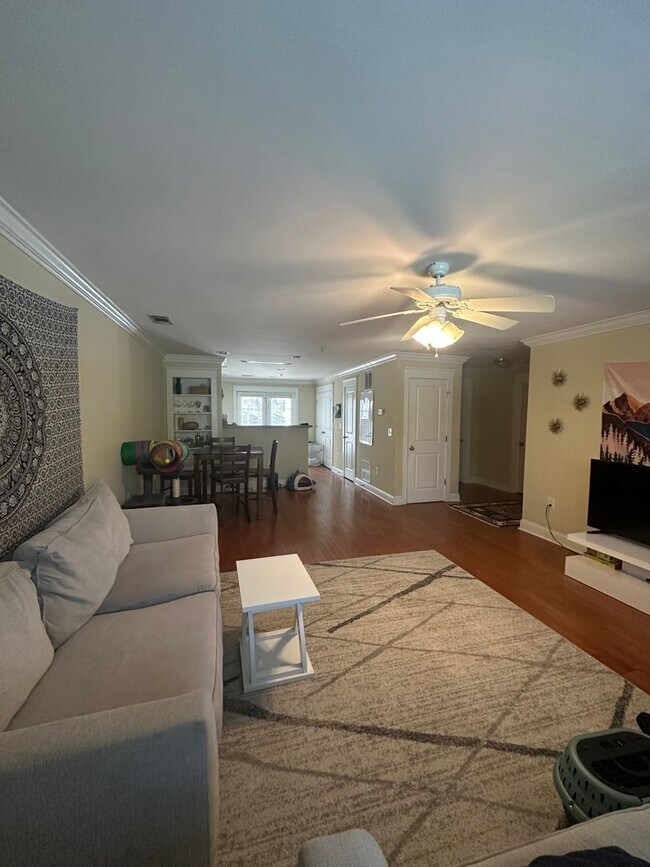 Building Photo - 2 Bedroom 2 Bathroom in gated community of the Summit