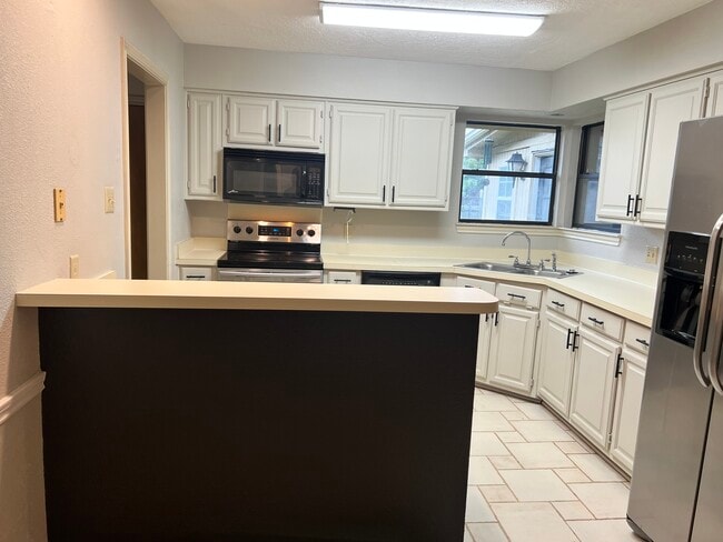 Building Photo - 505 Rustic Pl