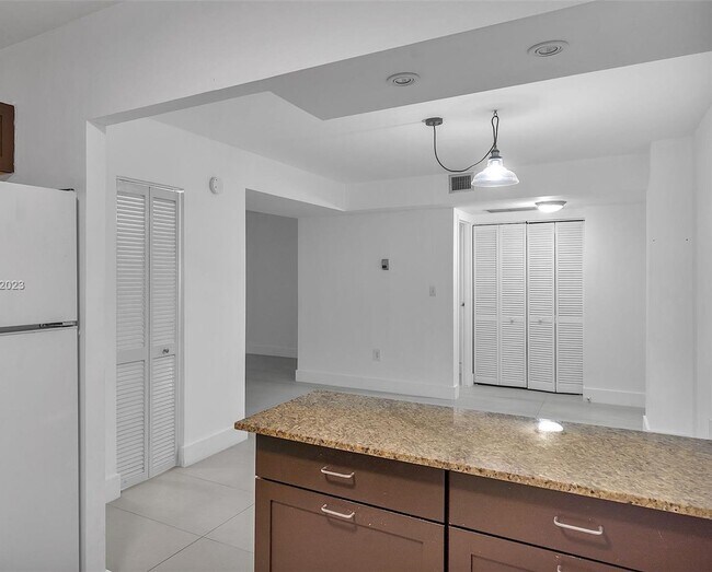 Building Photo - 2333 Brickell Ave