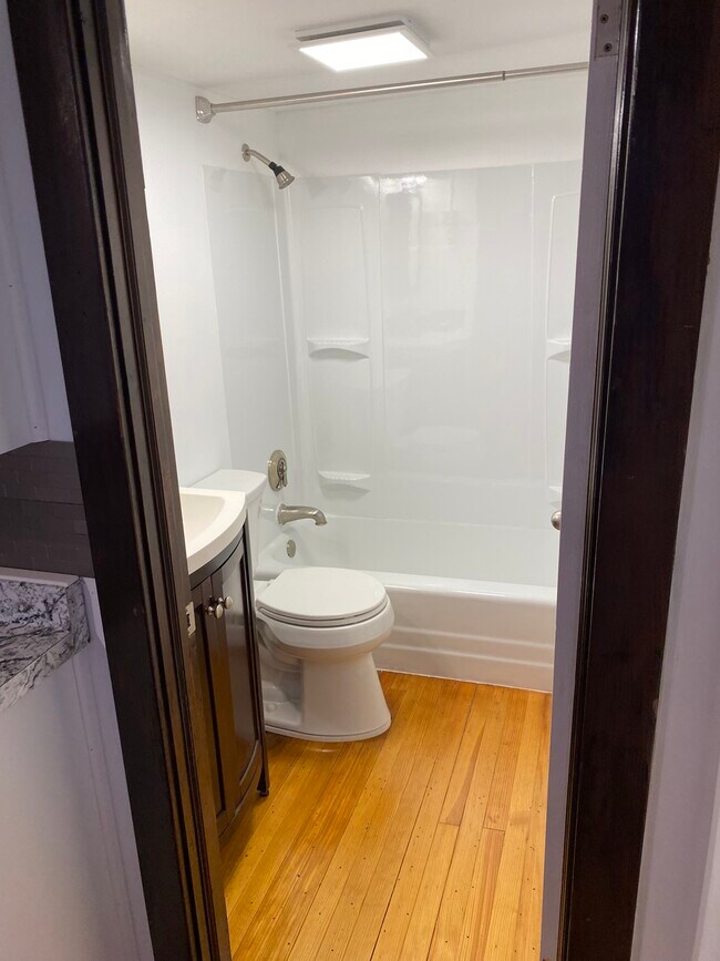 Building Photo - 54 Bridge St