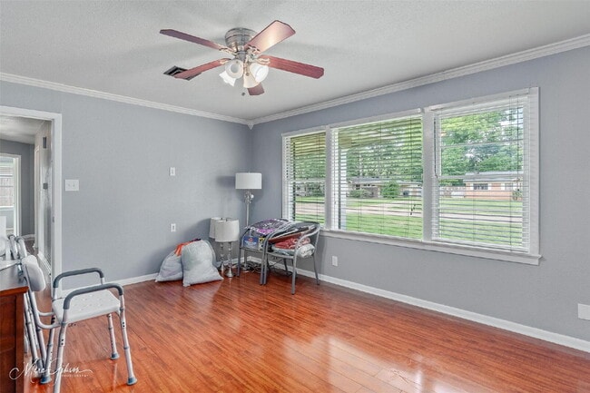 Building Photo - "Charming 3-Bed Oasis with 2 Baths on Joy ...