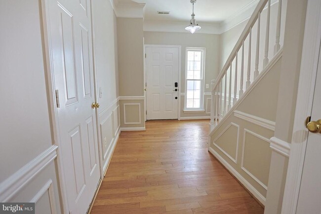 Building Photo - 3641 Bracknell Dr