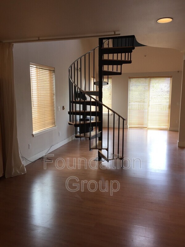 Building Photo - 4038 Stone Way N