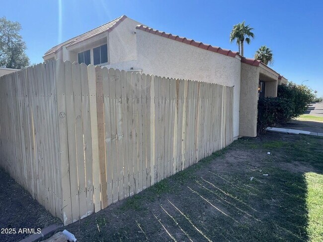 Building Photo - SPECIALS for IMMEDIATE MOVE IN! This is too good to pass up!