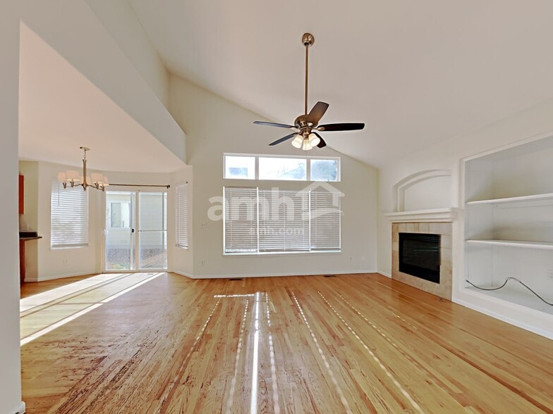 Building Photo - 10540 Garfield St