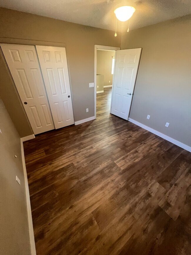 Building Photo - Located in the Southwest 3 Bed | 2.5 Bath | Loft | 2-Car Garage spacious backyard