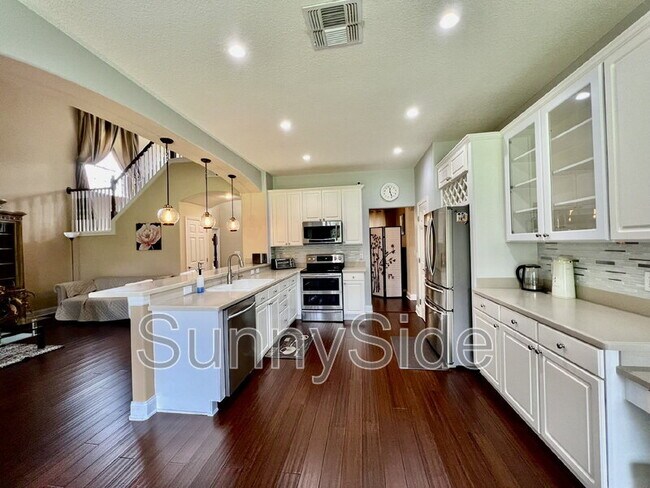 Building Photo - 1565 The Oaks Blvd