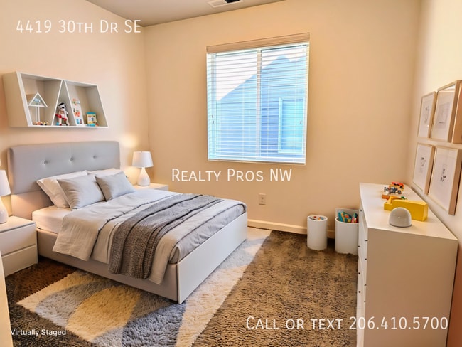 Building Photo - 4419 30th Dr SE