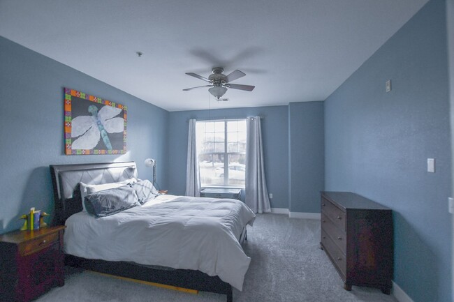 Building Photo - Beautiful Central Park Condo!