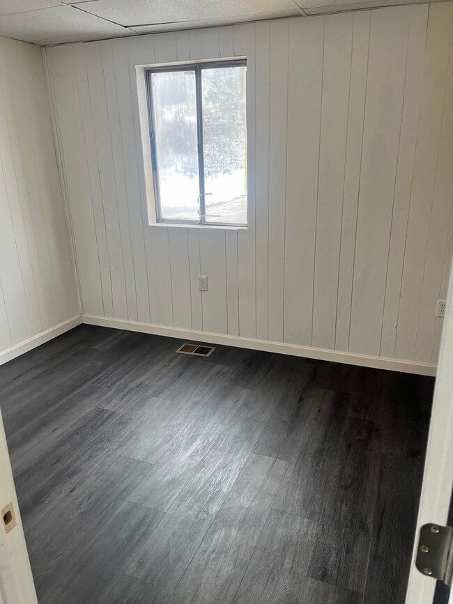 Building Photo - Apartment for Rent