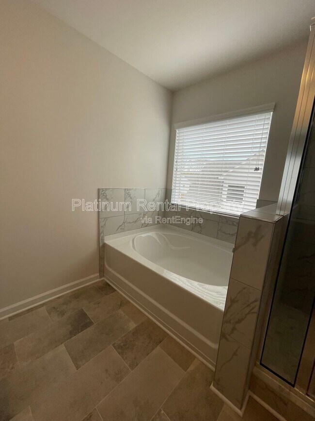 Building Photo - 74 Hampton Rdge Wy