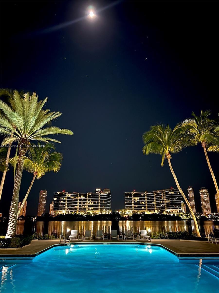 Building Photo - 3255 NE 184th St