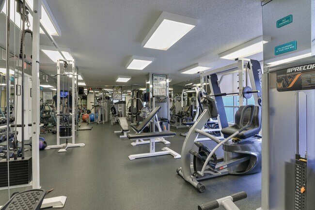 Building Photo - 3530 Mystic Pointe Dr