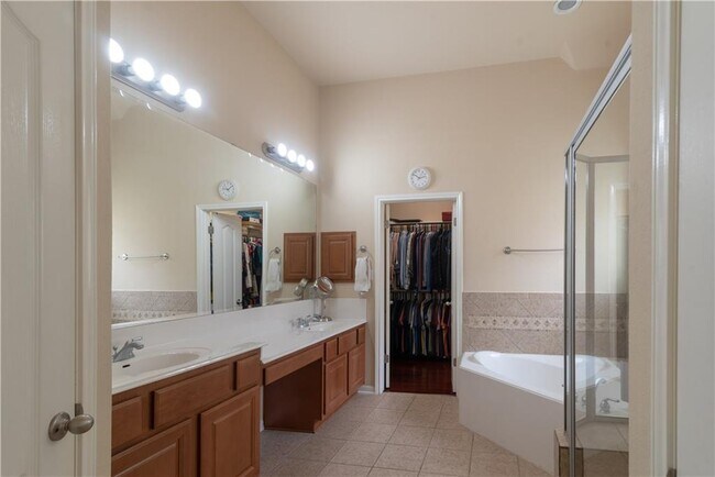 Building Photo - 6801 Magenta Ln