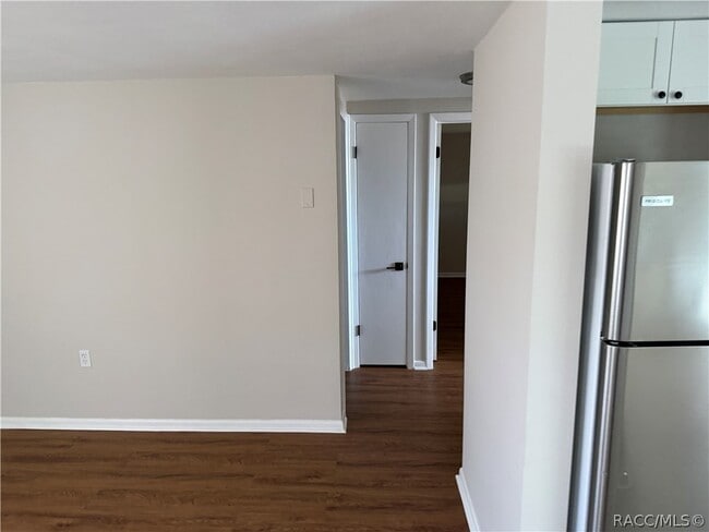 Building Photo - 7 N Jackson St