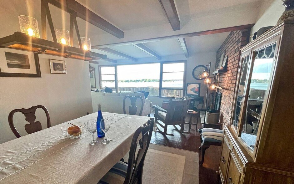 Building Photo - 91 Shore Rd