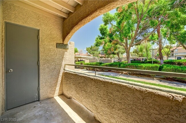 Building Photo - 5250 Mission Carmel Ln