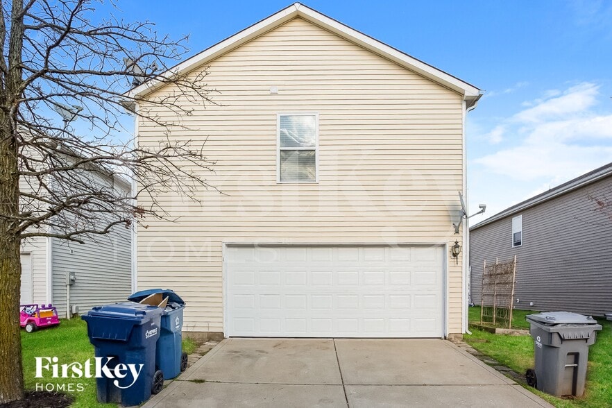 Building Photo - 15393 Border Dr