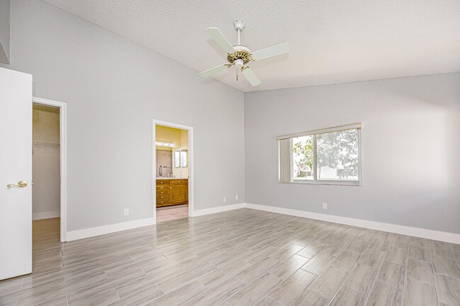 Building Photo - 5148 Rosen Blvd