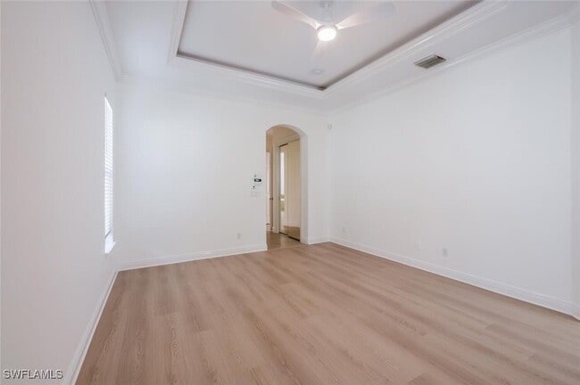 Building Photo - 600 6th Ave N