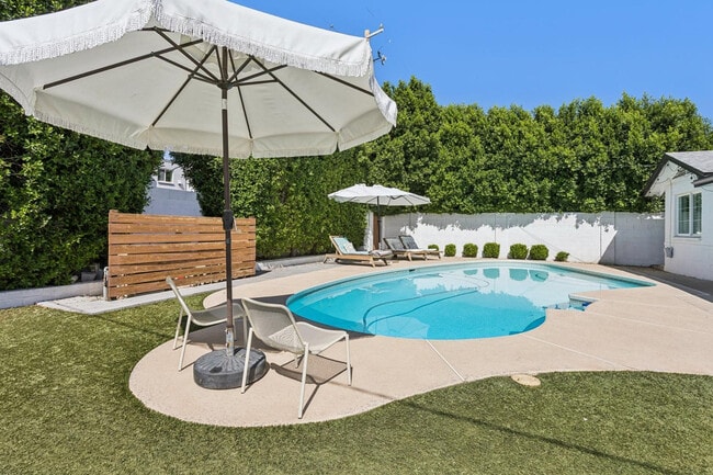 Building Photo - 7616 E 3rd St