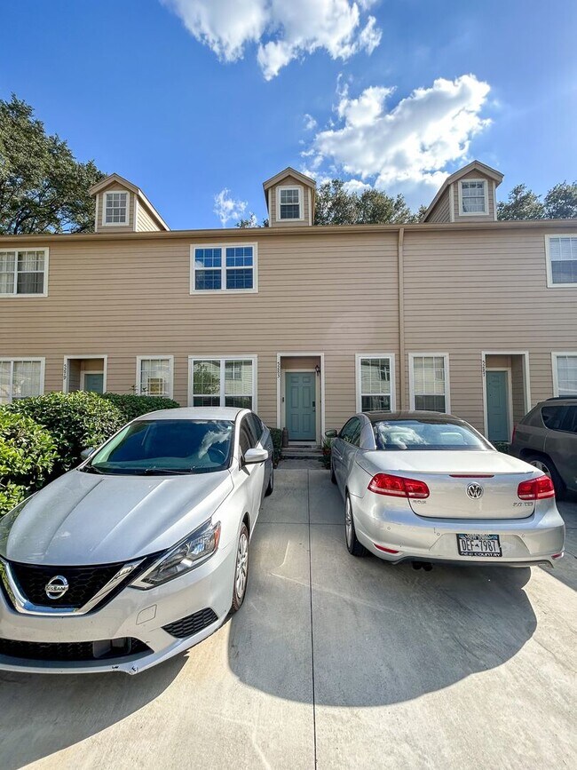 Building Photo - 5283 SW 97th Way