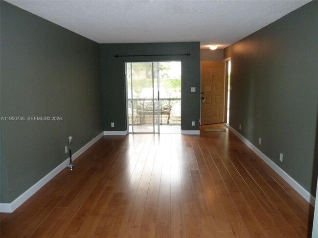 Building Photo - 300 Gardens Dr