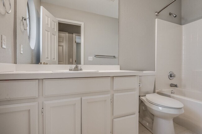 Building Photo - 1717 Briarcreek