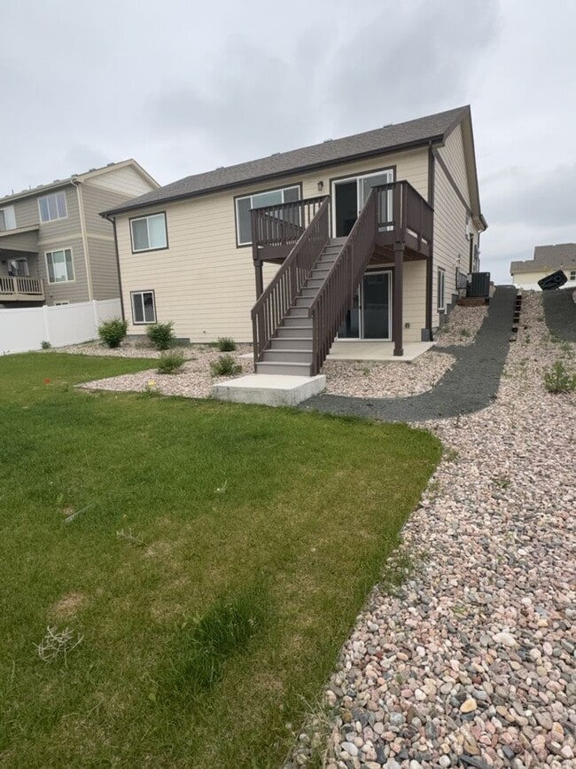 Building Photo - 3 Bed. 2 Bath, 2 Car Garage in Promontory