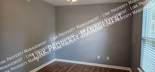 Building Photo - 140 S Elmwood St