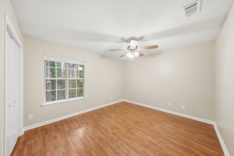 Building Photo - 10 Hartford Ct