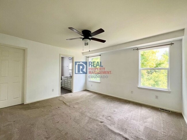 Building Photo - 676 Hedgerow Way
