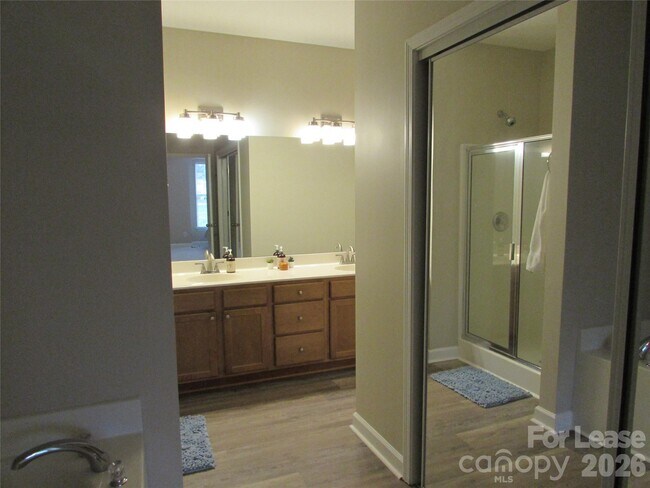 Building Photo - 10125 Westmoreland Rd