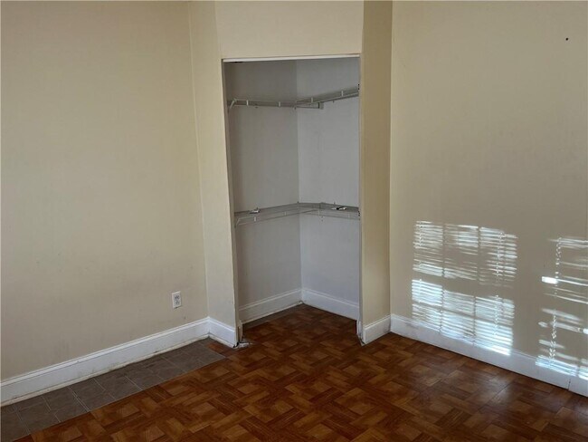 Building Photo - 416 Barbashela Dr