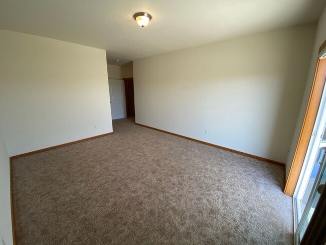 Building Photo - 3511 Hovley Ln