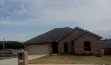 Building Photo - 327 Austin Creek Dr