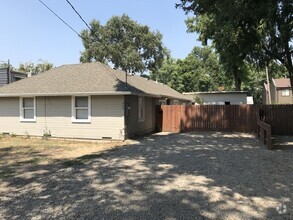 Building Photo - 4 bedroom 2 bath next to Chico State. Watc...