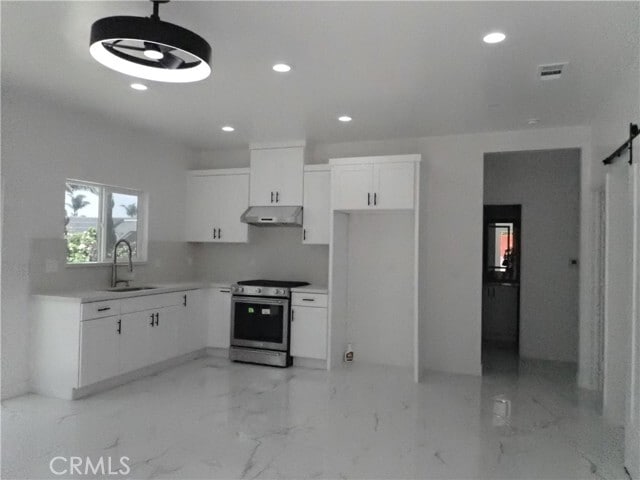 Building Photo - 5678 Oak Pl