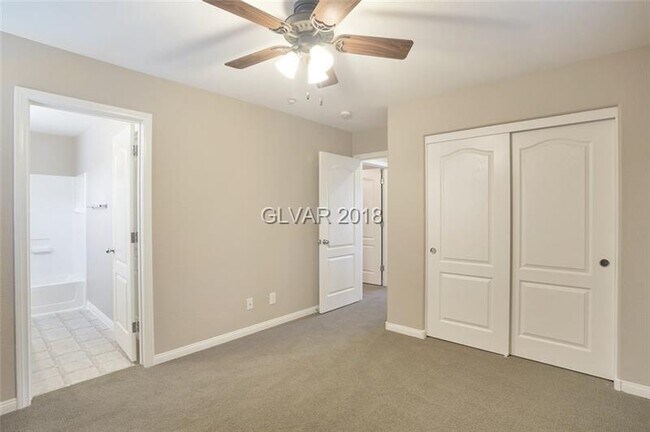 Building Photo - Beautiful 2 story Home in the NorthWest