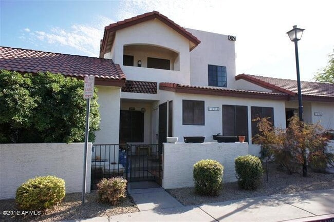 Building Photo - 8625 E Belleview Pl