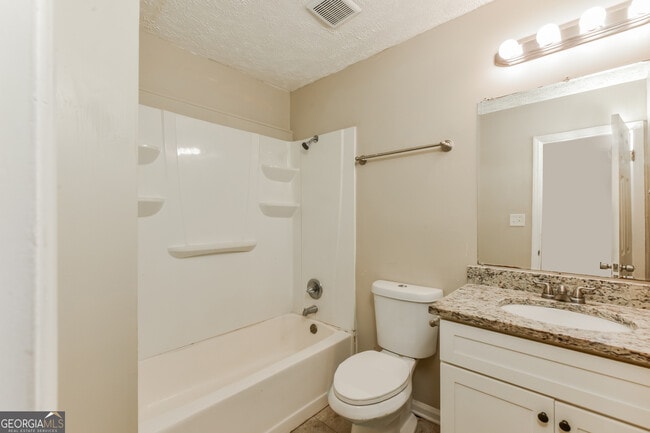 Building Photo - 5869 Bobbin Ln