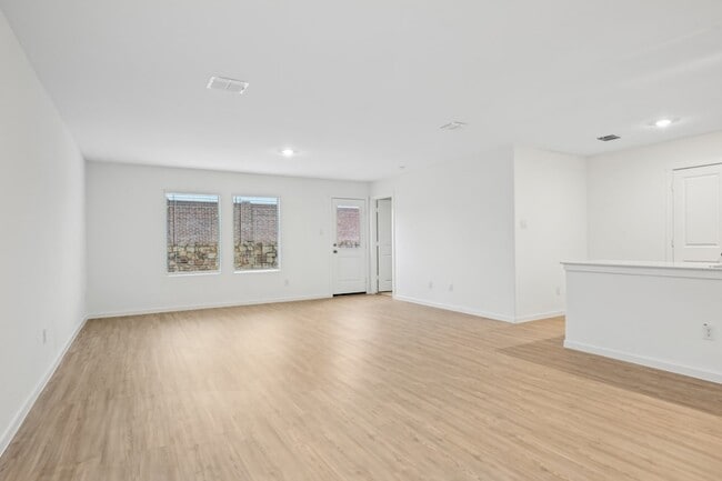 Building Photo - 7913 Rutherford Ln